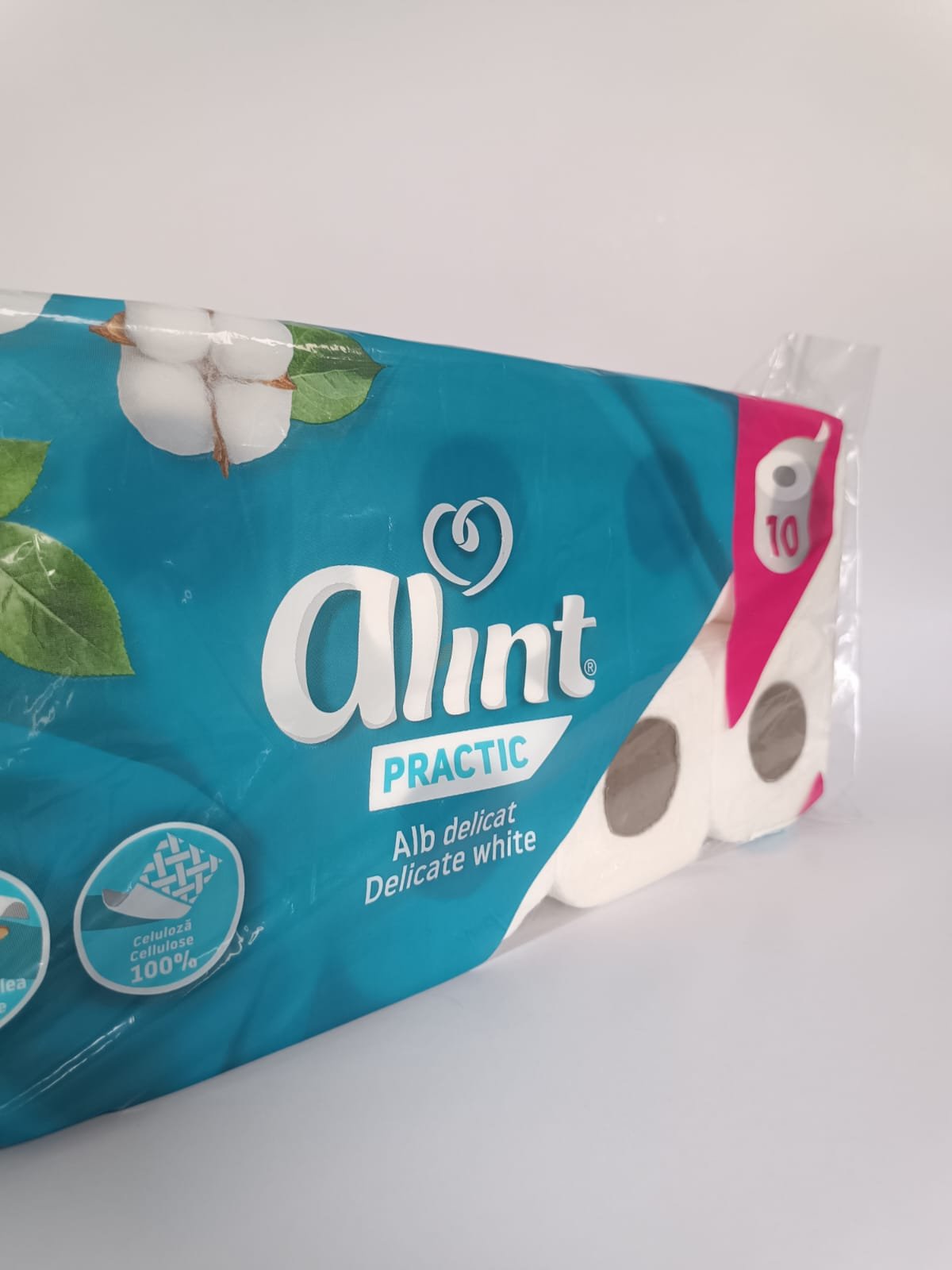 Hârtie igienică Alint Practic 3 straturi – Alb delicat, 10 role turcoaz, produs recomandat în sfaturi pentru igiena casei